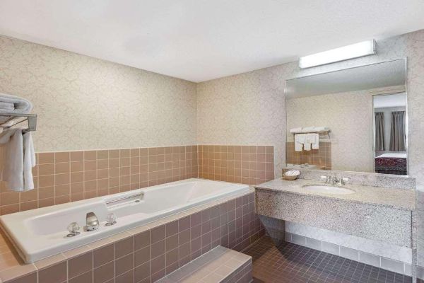TRAVELODGE WINCHESTER (Winchester)